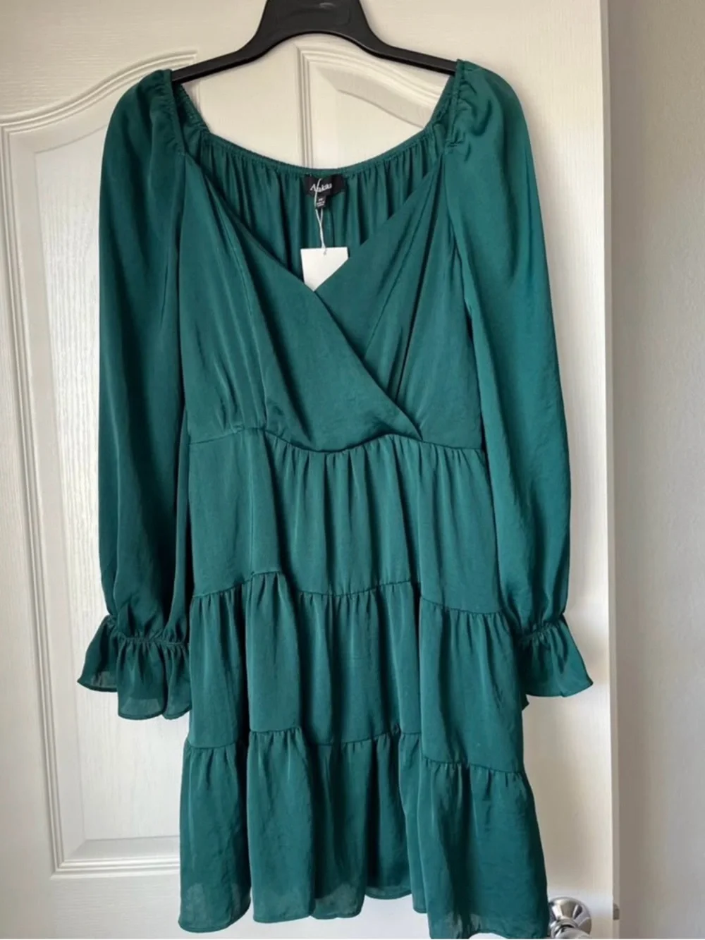 Green Long Sleeve Tiered Wrap Dress - Picture 2 of 3